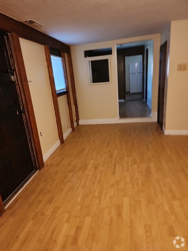 Building Photo - 621 Murray Rd NW Rental