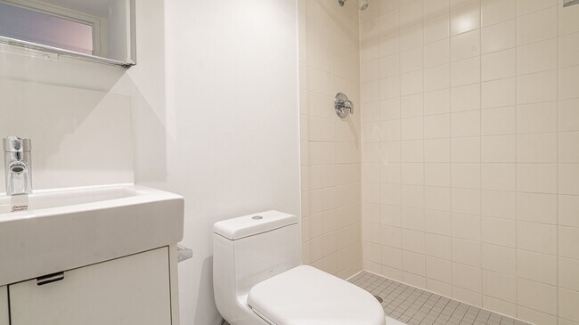 Photo - 798 Richmond Street West Unit 345