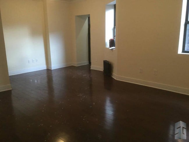 LIVING ROOM - 545 W 148th St