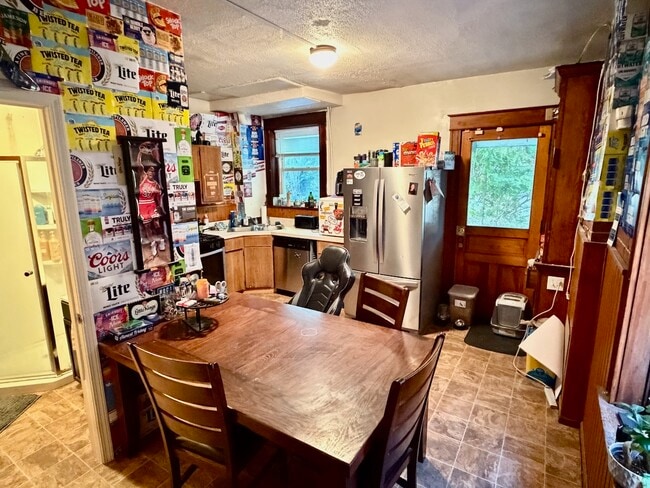 Photo - 2346 Stratford Ave