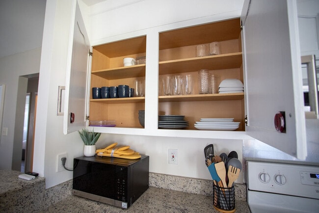 Photo - Room in House on Smugglers Ct