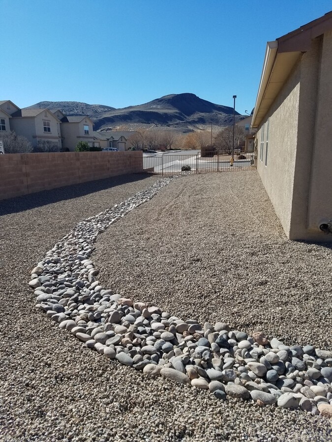 Photo - 4 bed 2 bath home- New Carpet!