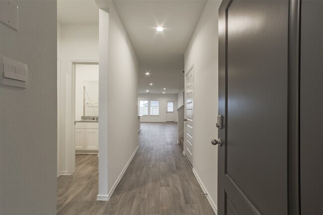 2209 Laurel Bloom Ln