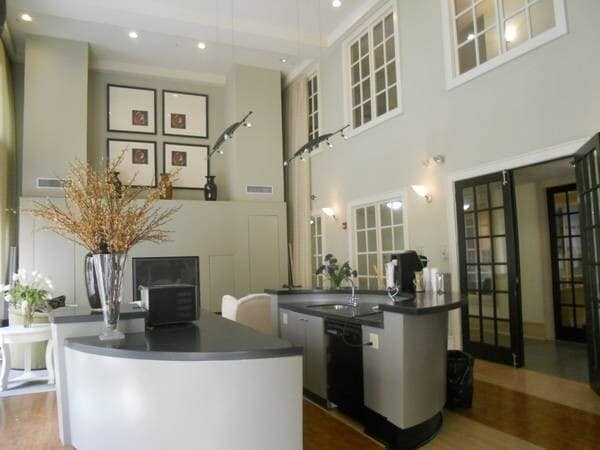 Photo - Downtown Upgraded 1 bedroom Condo