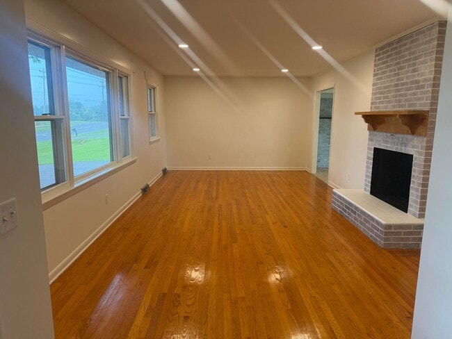2775 Ridgedale Rd