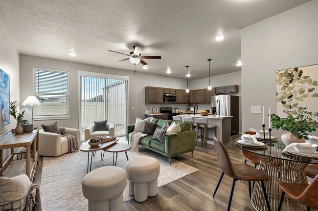 Photo - Cougar Crossing