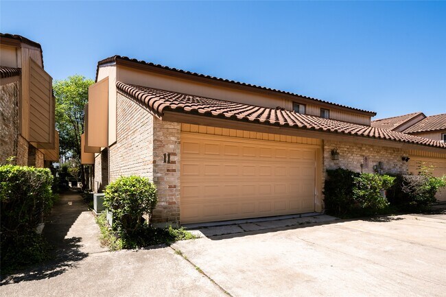5918 San Felipe St Unit 11