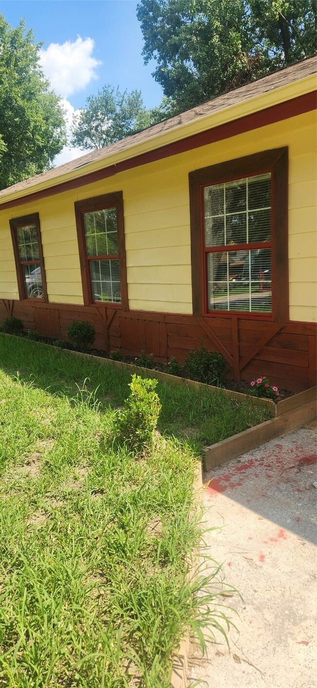 Photo - 5730 Pershing St