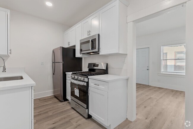 Building Photo - 1045 E 4th St Rental