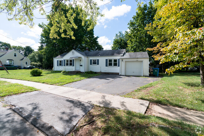 Building Photo - 46 Cumpstone Dr Rental