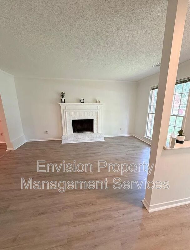 702 Redland Dr