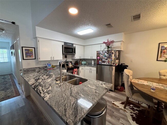 Photo - 30 Oak Villa Rd