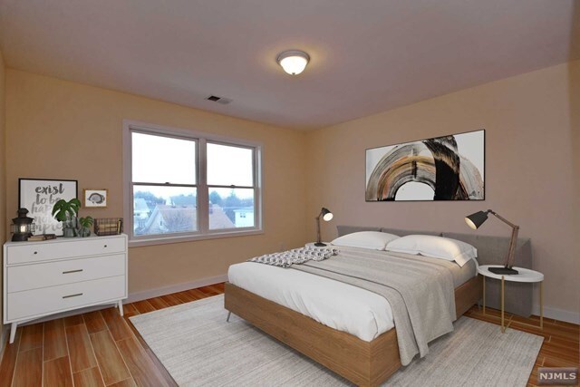 Photo - 13-09 River Rd