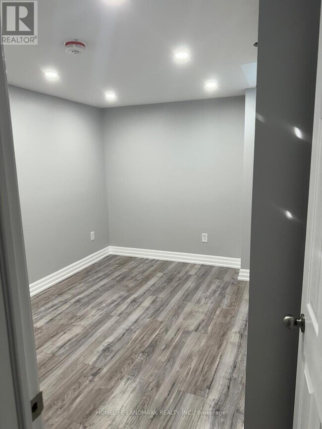 Photo - 6 Pickett St