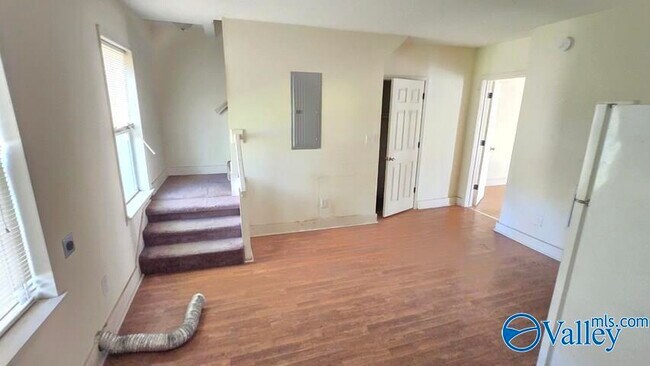 Photo - 3505 Bradley St SW