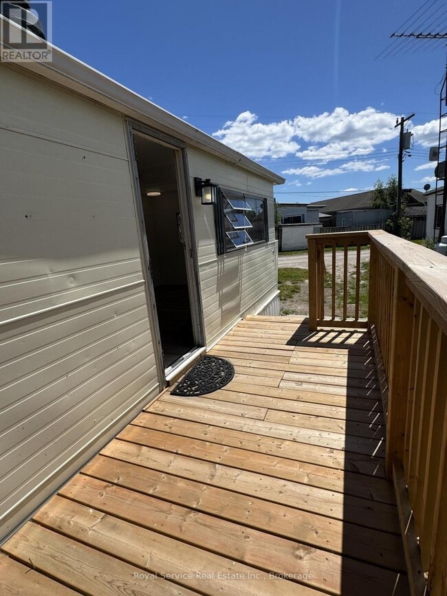 Photo - 1037 Arthur St