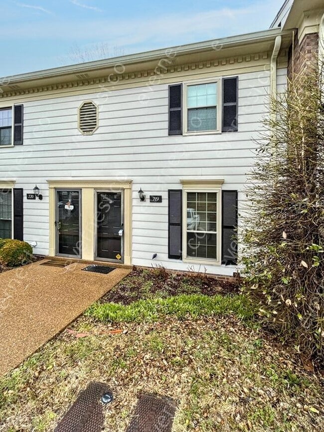 Photo - 719 Fox Ridge Dr Townhome