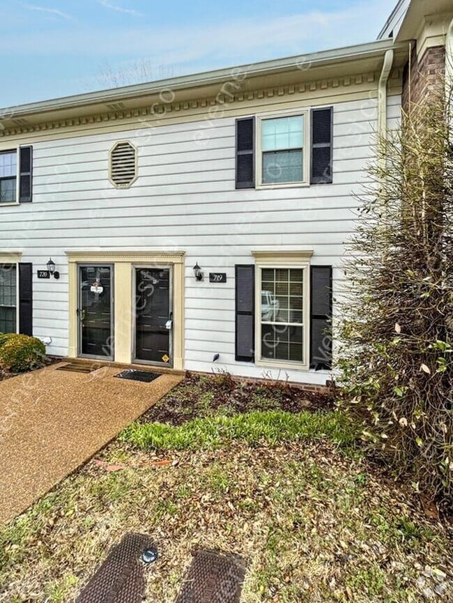 Building Photo - 719 Fox Ridge Dr Rental