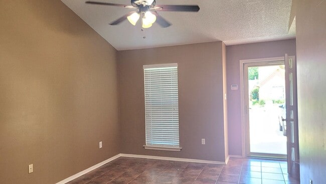 Photo - Immaculate home ready for you!!