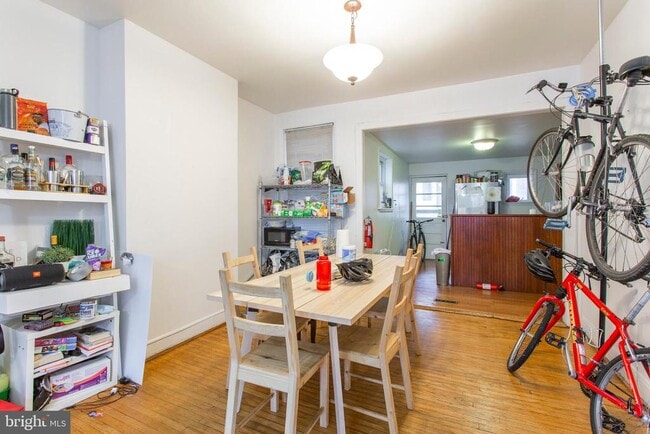 Photo - 3942 Delancey St