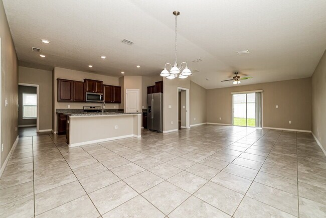 1616 Climbing Dayflower Dr