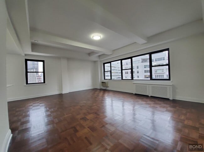 Building Photo - 157e E 57th St Unit 6F Rental