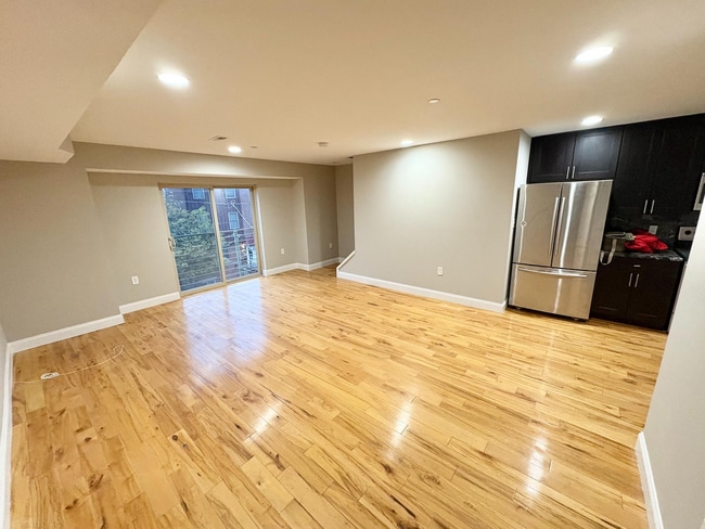 Building Photo - 422 N 40th St Unit C