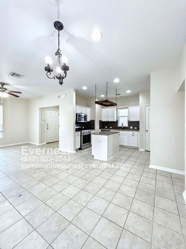 Photo - 139 Wainscot Oak Wy