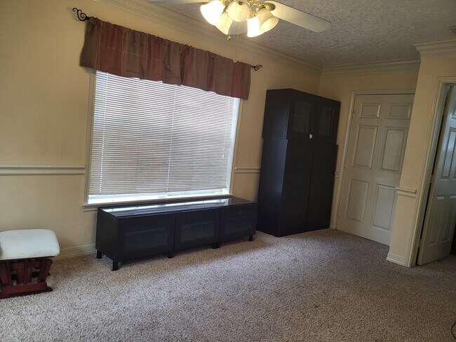 Photo - 926 Kelley St Unit Apt B