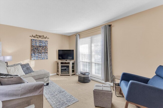 Photo - 1656 Herault Pl