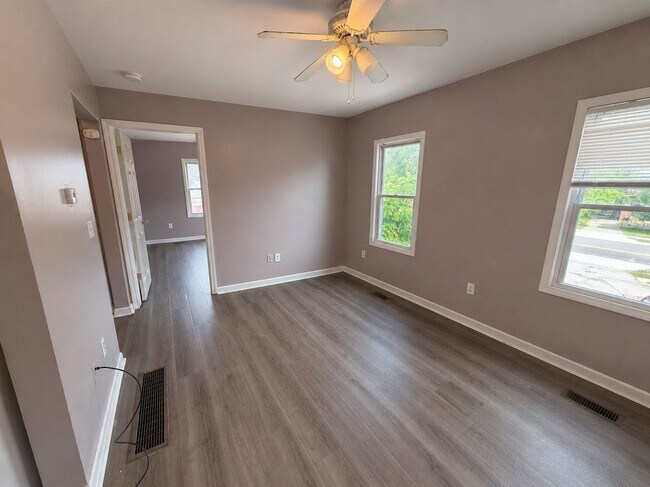 739 Harriet St Unit 1