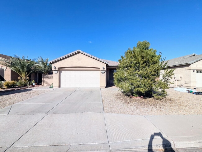 Building Photo - 5770 W Golden Ln