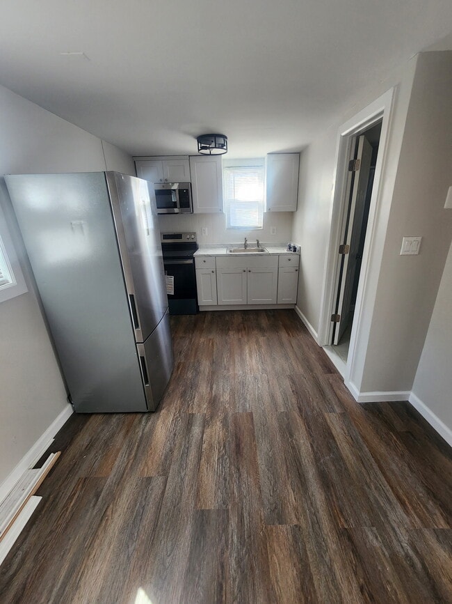 Building Photo - 82 Seaside Ave Unit 1