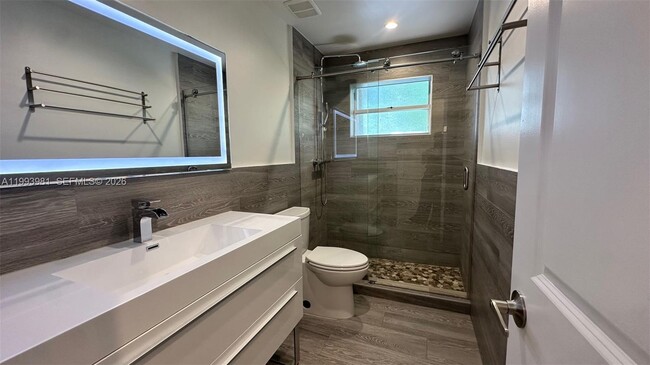 Photo - 2290 E 6th Ave