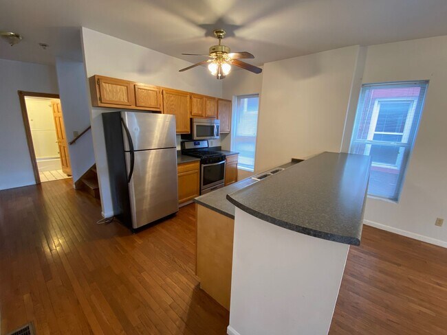 1616-1618-1618 Summit St Unit 1616