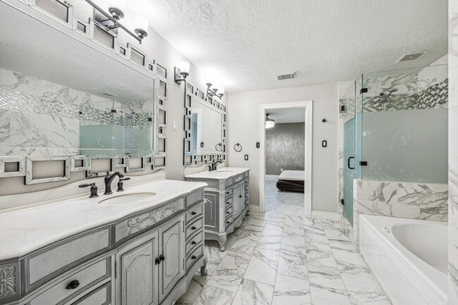 Building Photo - 6021 Whispering Lakes Dr Rental