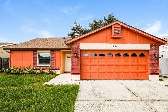 Building Photo - 914 Axlewood Cir