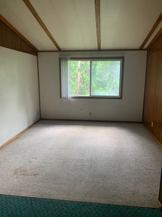 1810 N 10th Ave