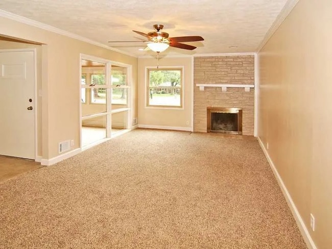 Photo - 10118 Holaday Dr W