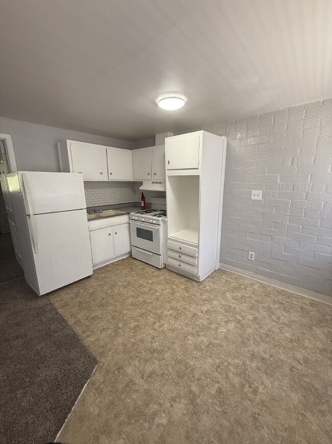Photo - Fantastic downtown location! 1bd/1ba! Unit 10