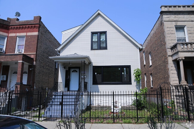 Building Photo - 1652 N Kedvale Ave Rental