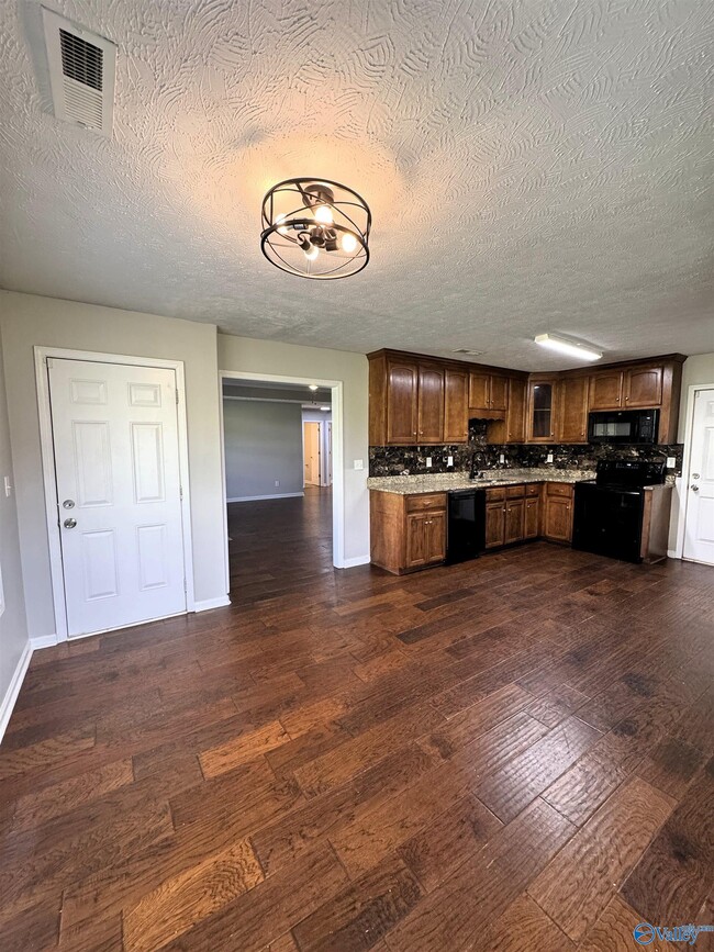 Photo - 18304 Upland Trail
