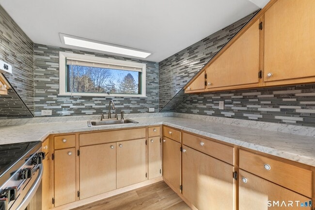 Photo - 85 Hicock Dr