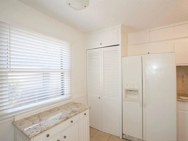 Photo - Condo for lease
