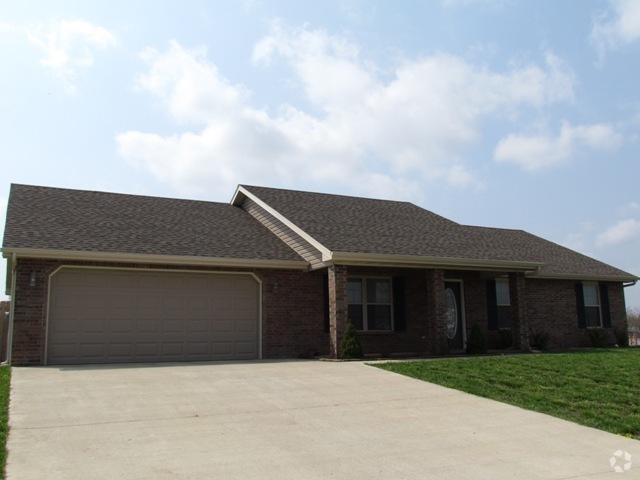 Building Photo - Available April 7th!!  Homeowner to pay fo...