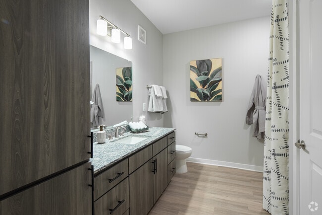 Studio, 1BA - 583SF - Bathroom