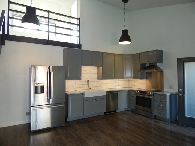 Photo - 355 W Deloney Ave