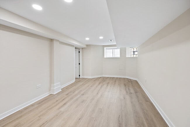 Photo - 4737 N Kildare Ave Unit G