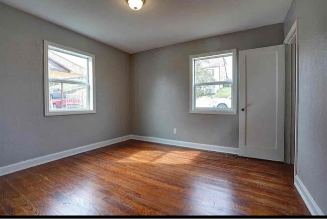 Photo - 465 Linden Cir