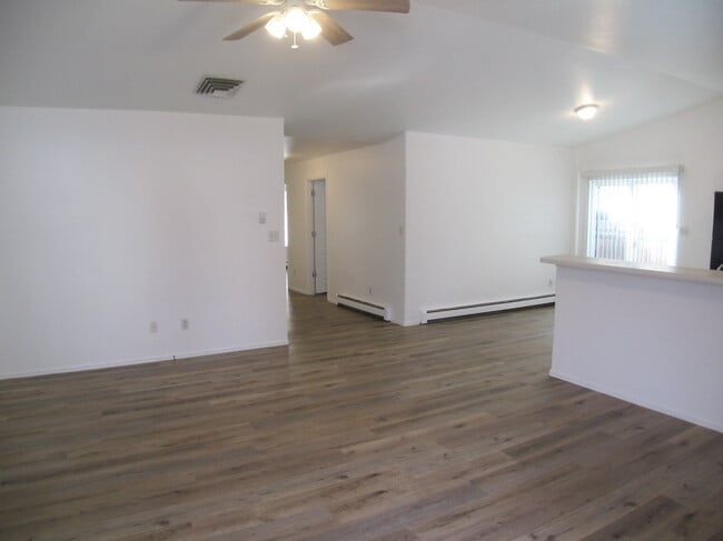 Photo - 404 Broken Arrow Dr